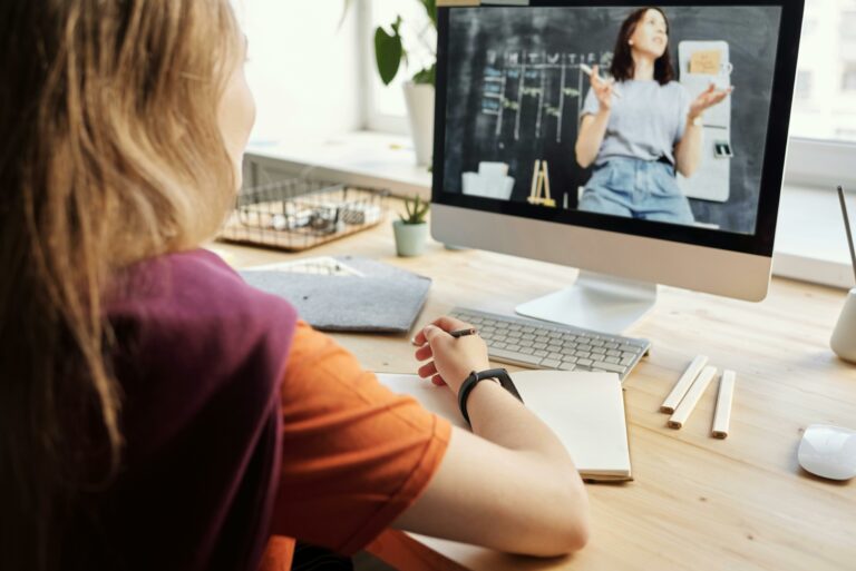 If you are looking for quick and easy knowledge regarding how to create and sell AI courses online, you've come to the right place. You are about to get a step-by-step guide to creating, marketing, and selling AI courses online for $10K+ monthly income